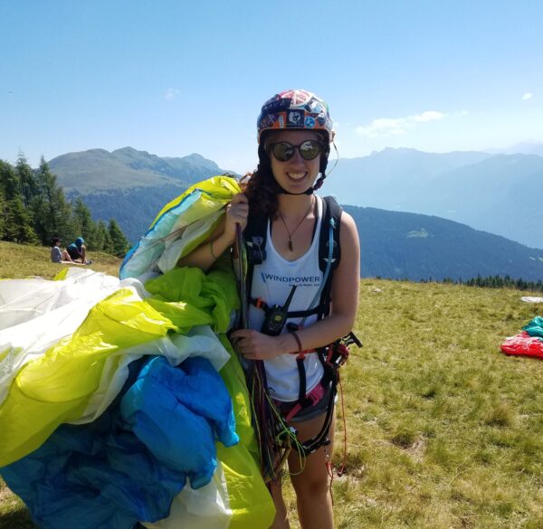 Gleitschirmfliegerin Milena